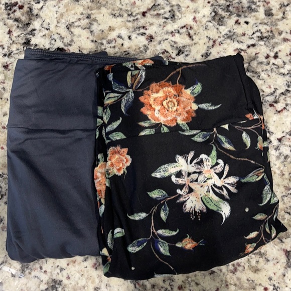 LuLaRoe Pants - 2 pairs Lularoe one-size leggings